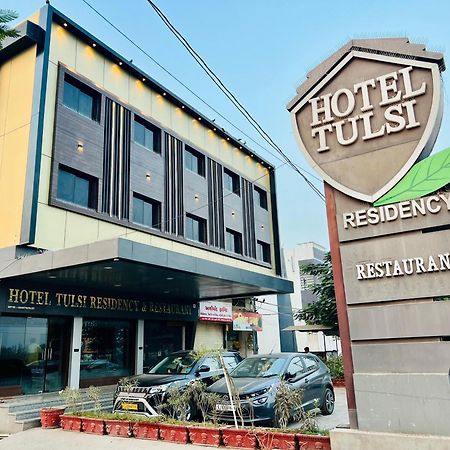 Hotel Tulsi Residency Bhuj Bagian luar foto
