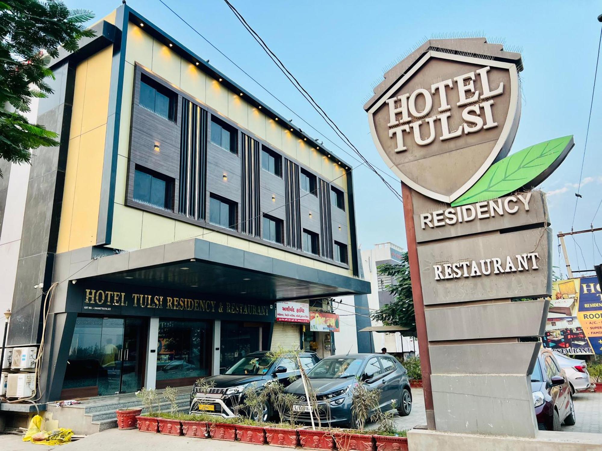Hotel Tulsi Residency Bhuj Bagian luar foto