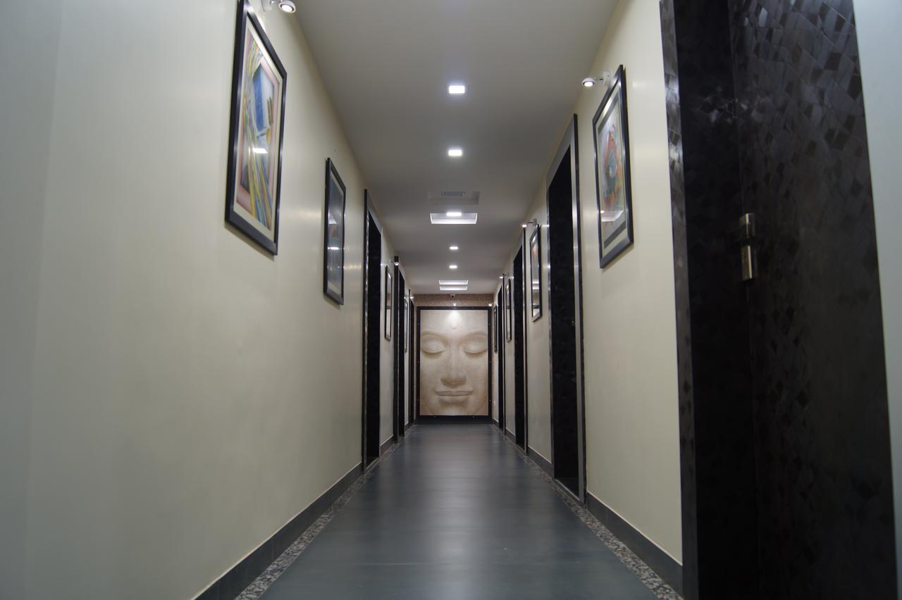 Hotel Tulsi Residency Bhuj Bagian luar foto