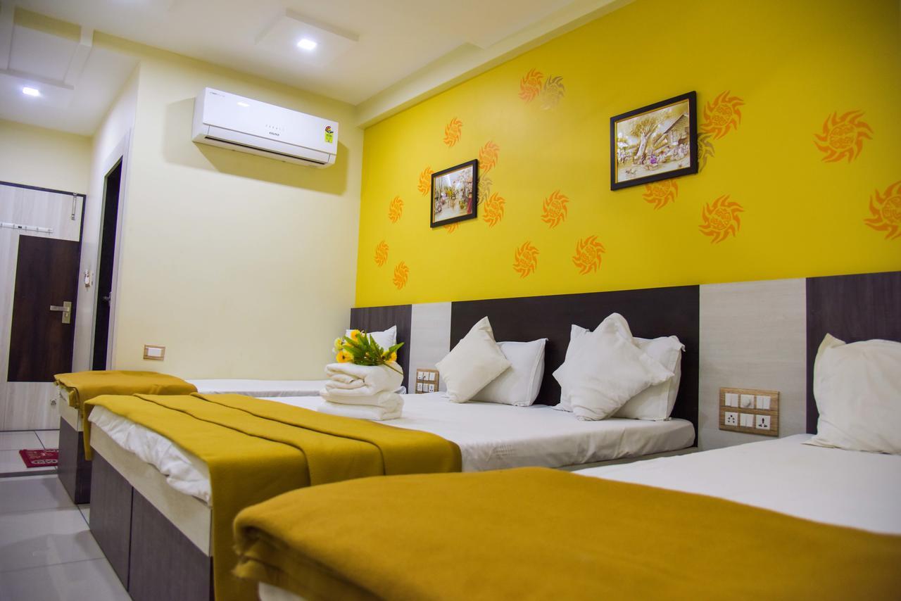Hotel Tulsi Residency Bhuj Bagian luar foto