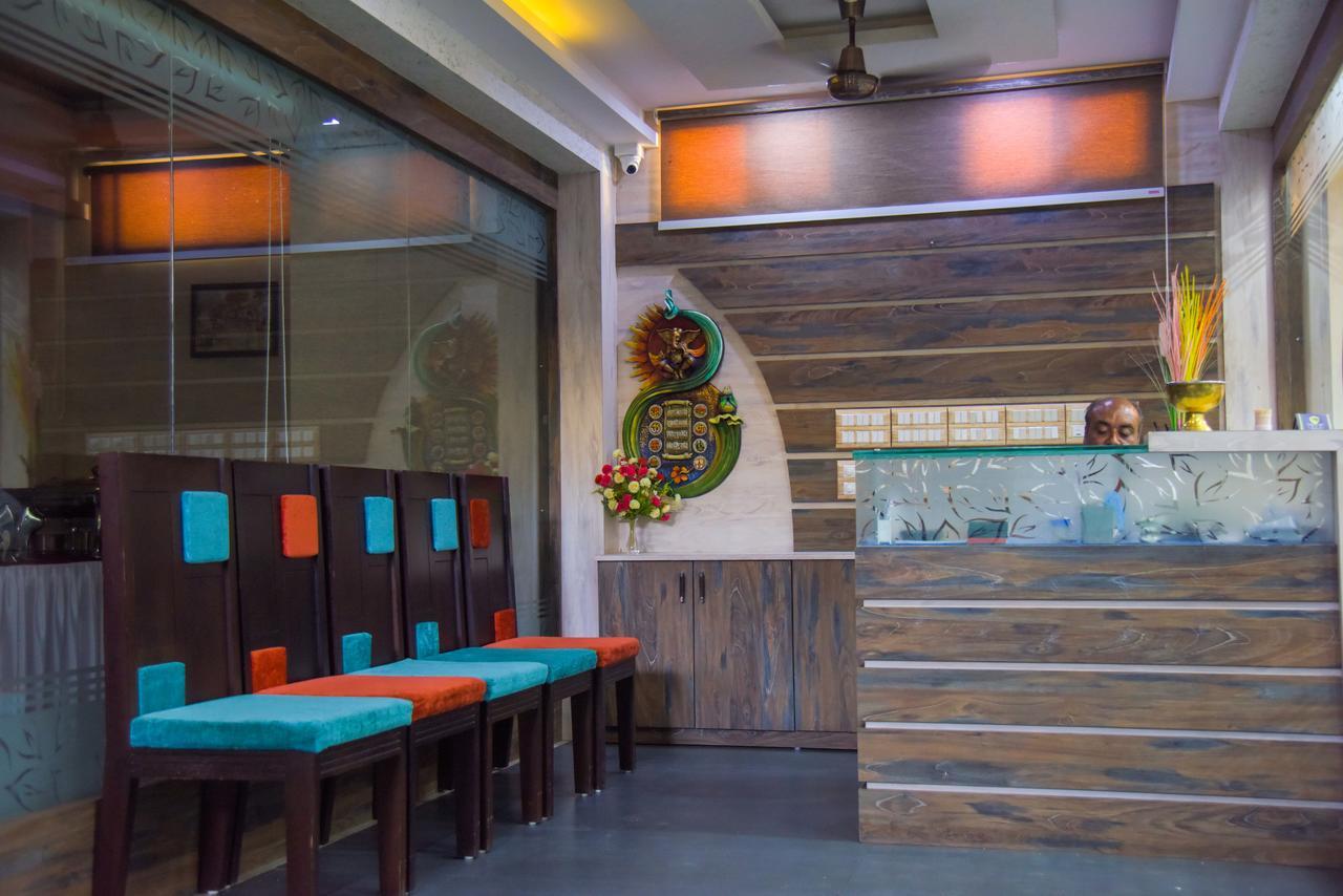 Hotel Tulsi Residency Bhuj Bagian luar foto