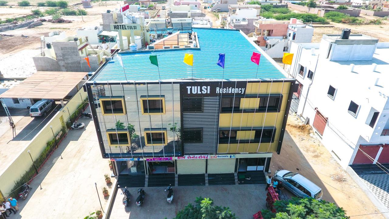 Hotel Tulsi Residency Bhuj Bagian luar foto
