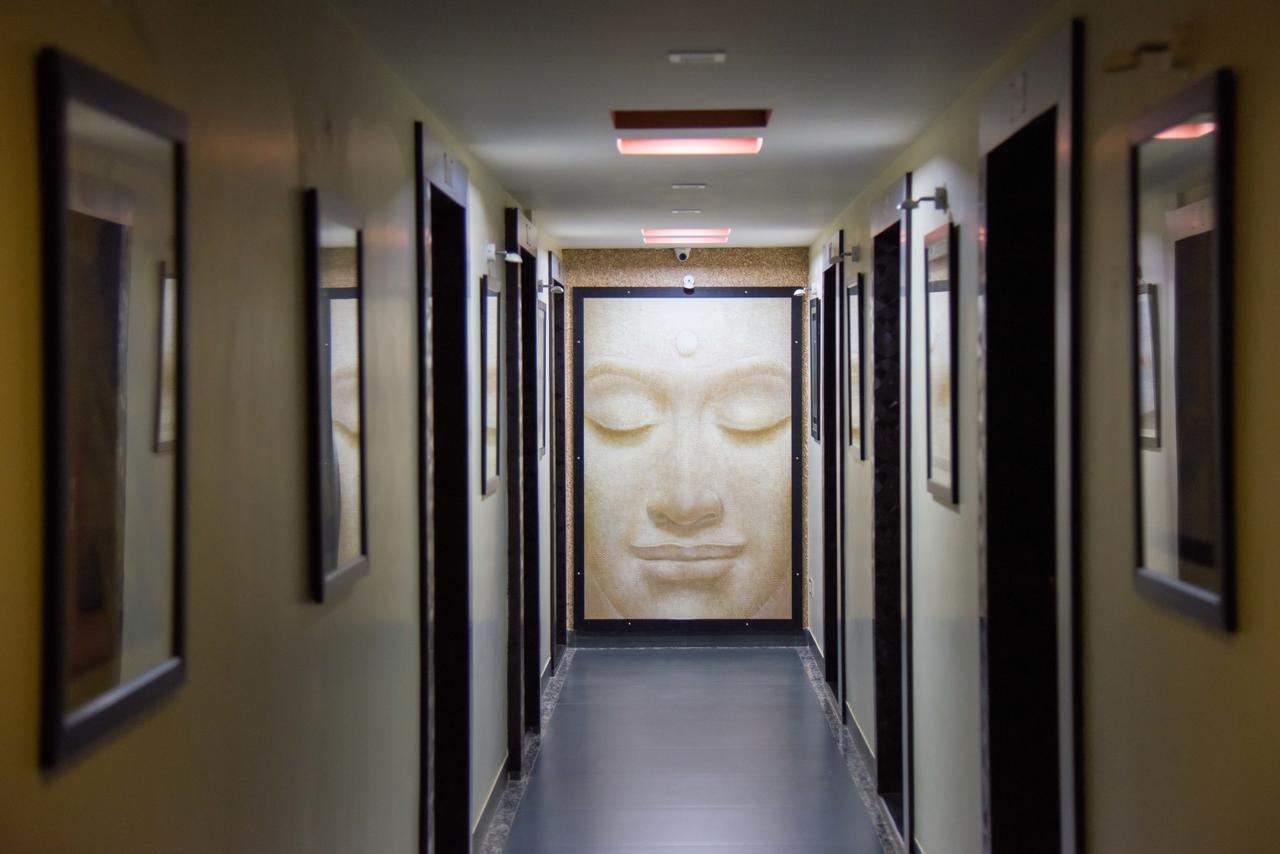Hotel Tulsi Residency Bhuj Bagian luar foto
