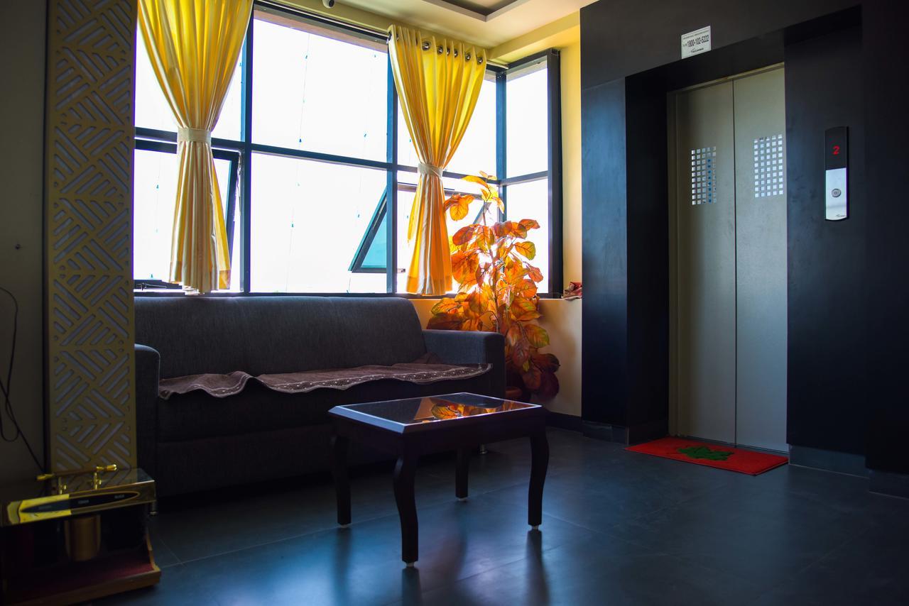 Hotel Tulsi Residency Bhuj Bagian luar foto