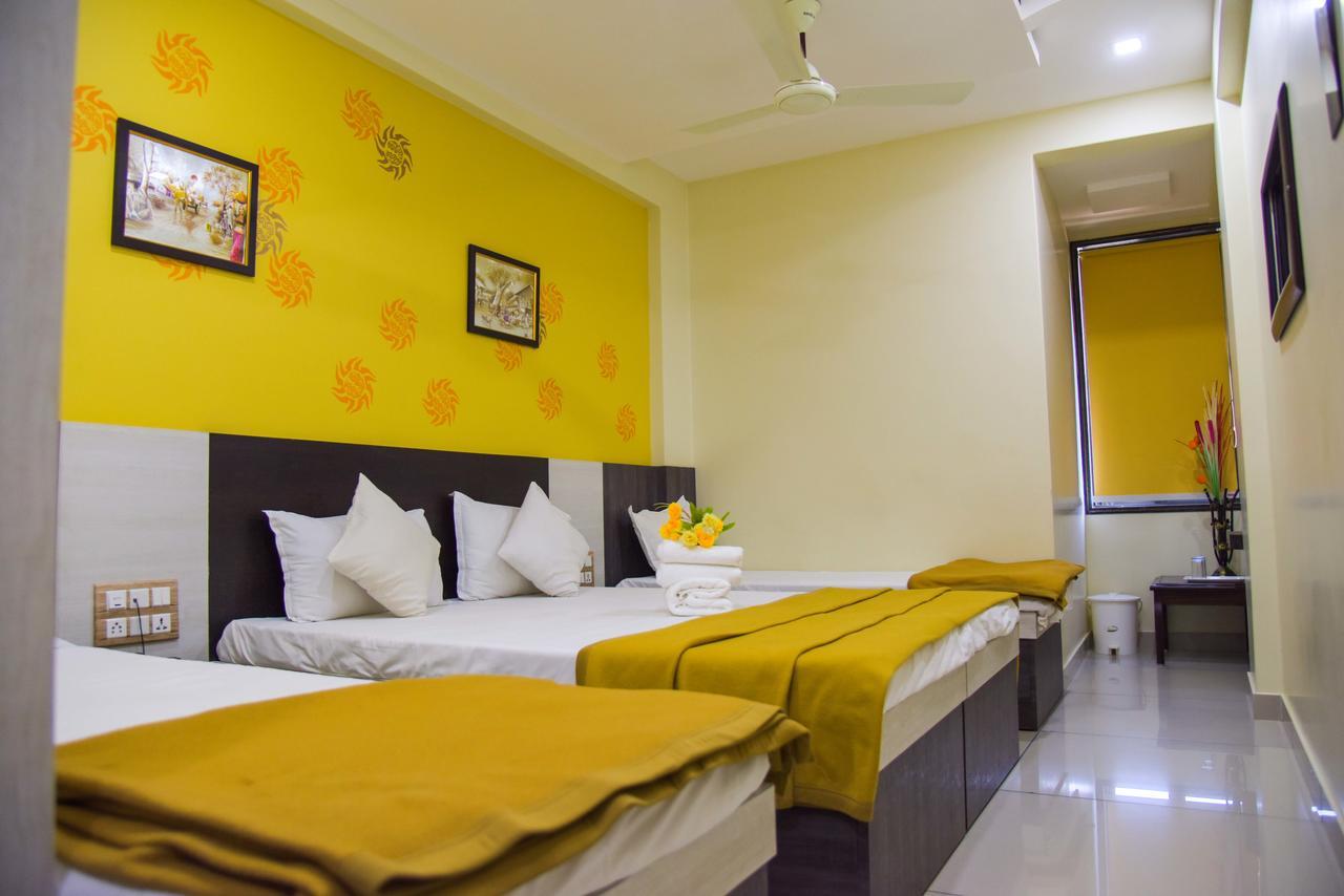 Hotel Tulsi Residency Bhuj Bagian luar foto