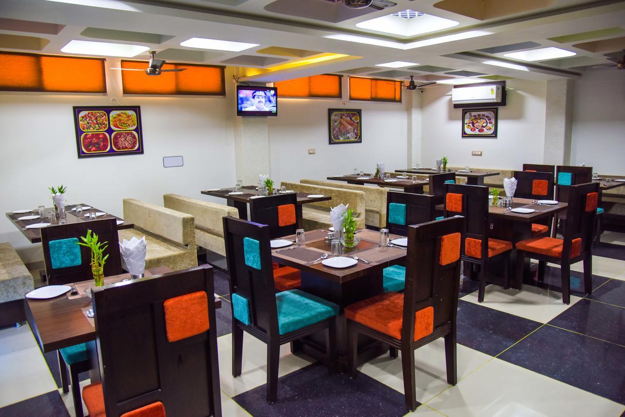 Hotel Tulsi Residency Bhuj Bagian luar foto