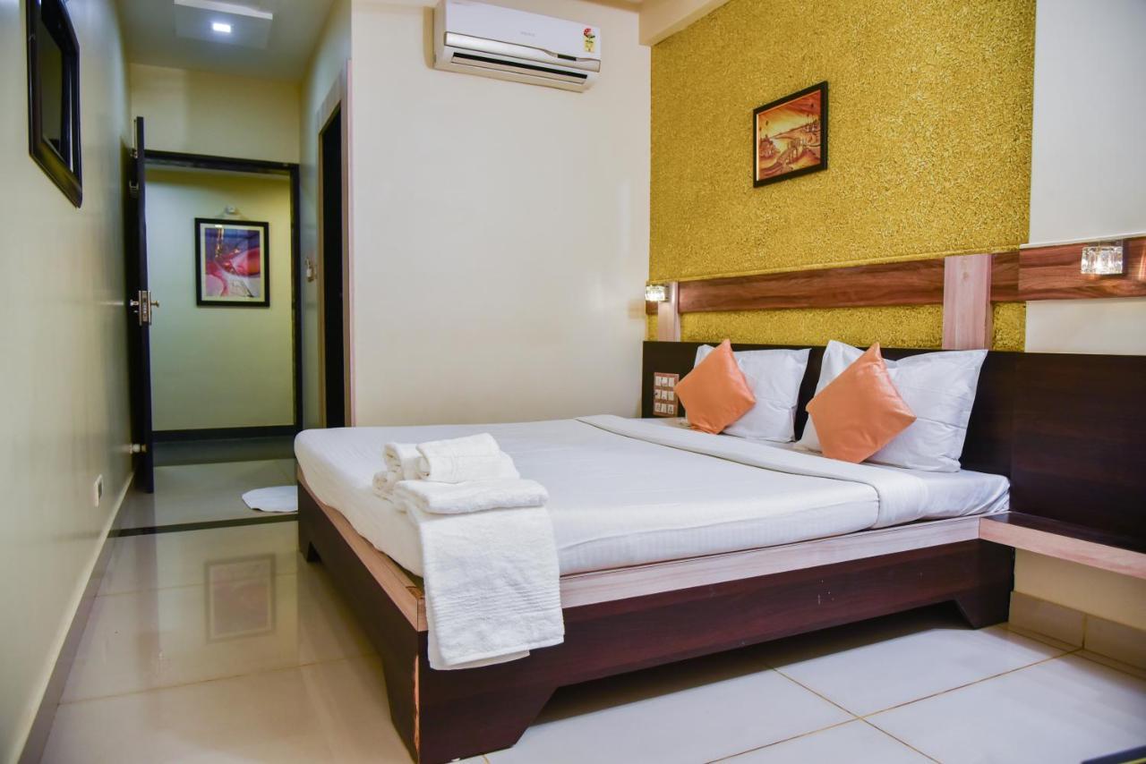 Hotel Tulsi Residency Bhuj Bagian luar foto