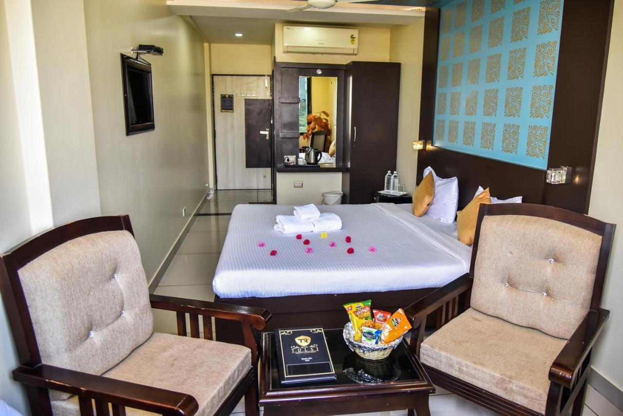 Hotel Tulsi Residency Bhuj Bagian luar foto