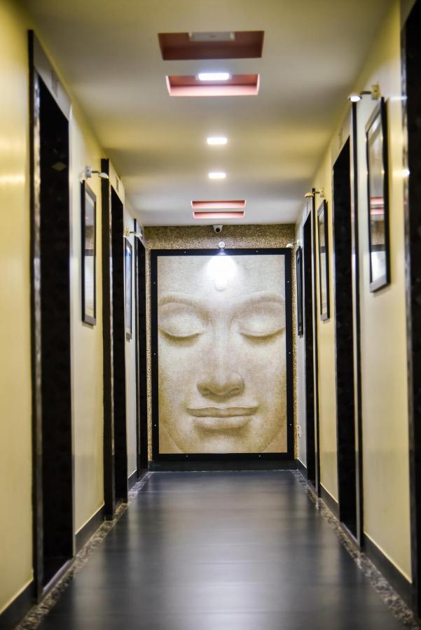 Hotel Tulsi Residency Bhuj Bagian luar foto