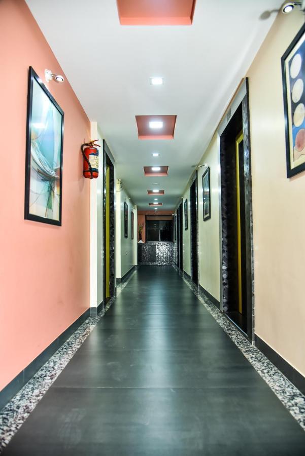 Hotel Tulsi Residency Bhuj Bagian luar foto
