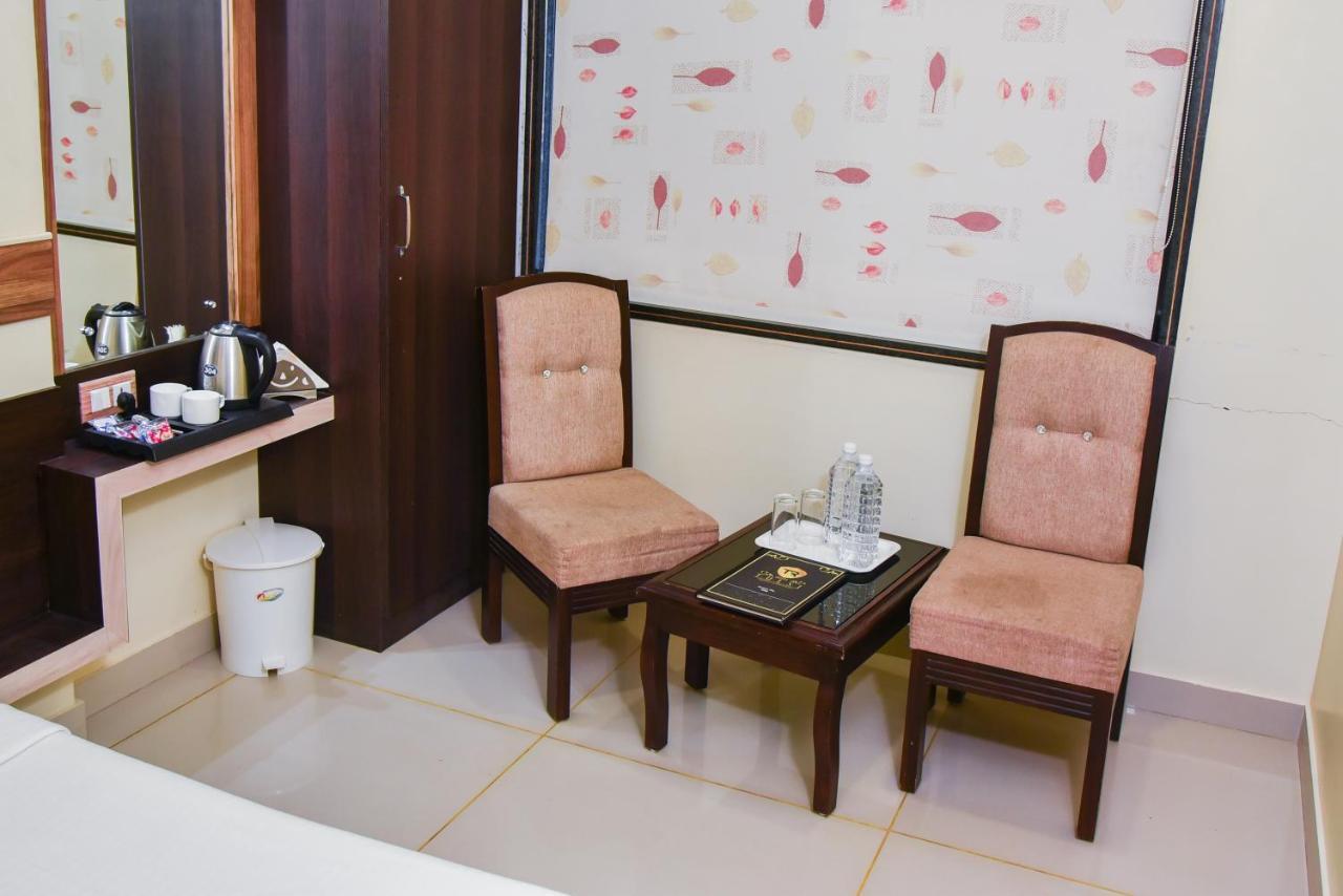 Hotel Tulsi Residency Bhuj Bagian luar foto