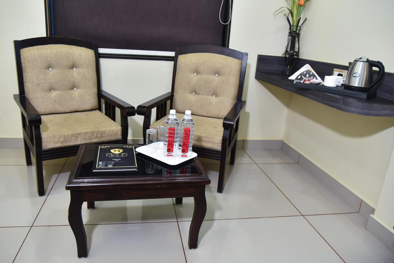 Hotel Tulsi Residency Bhuj Bagian luar foto